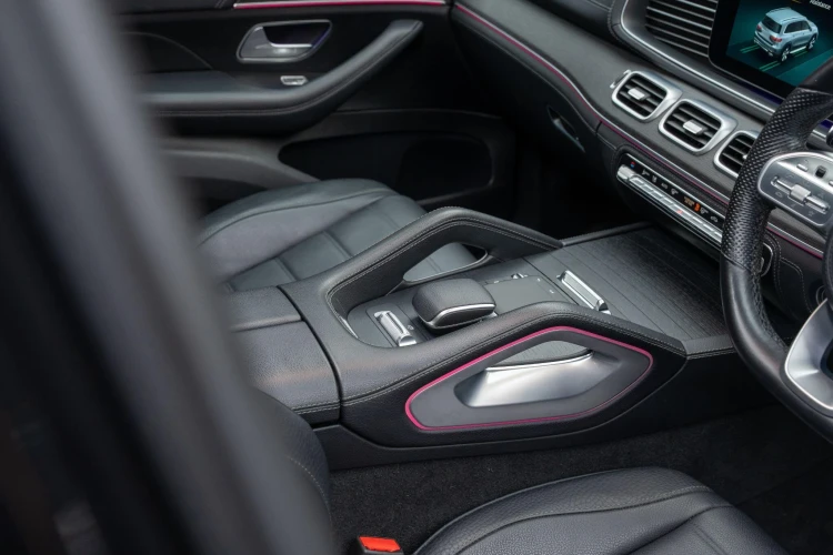 Vehicle Image 38