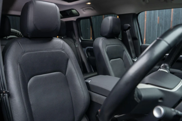 Vehicle Image 12