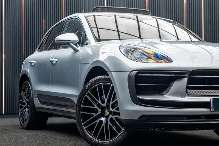 Vehicle Image 7