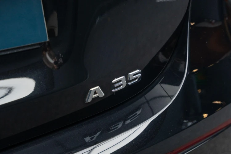 Vehicle Image 31