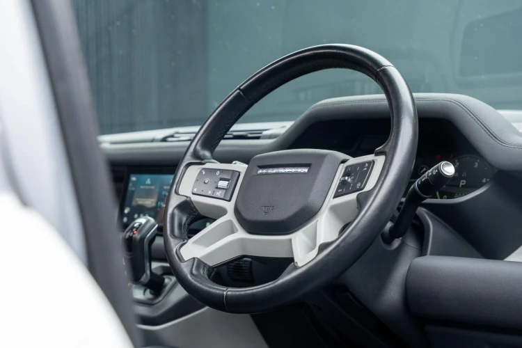 Vehicle Image 30