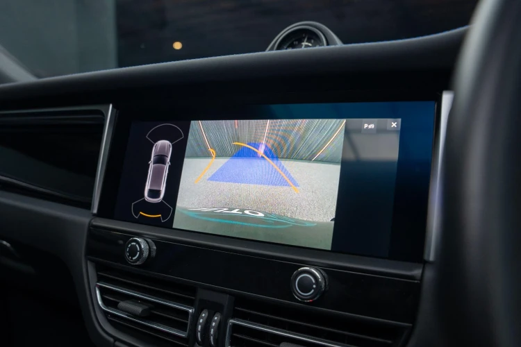 Vehicle Image 13