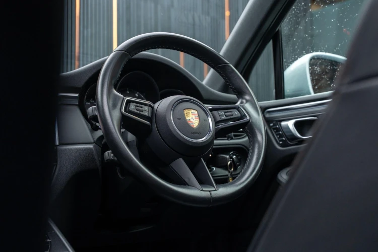 Vehicle Image 35