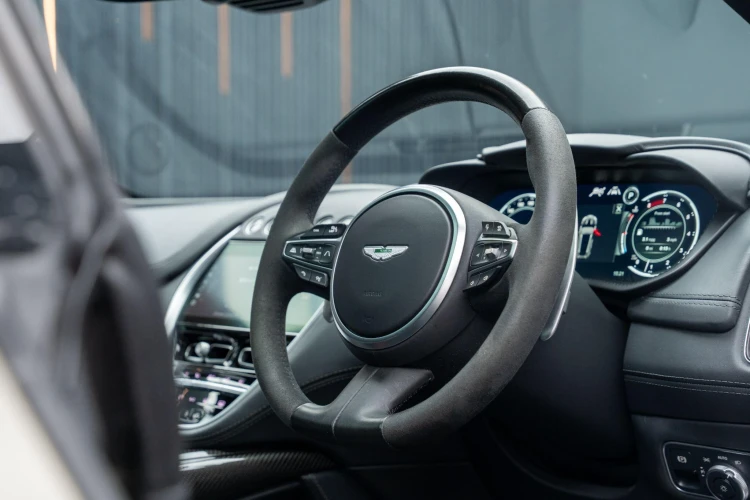 Vehicle Image 30