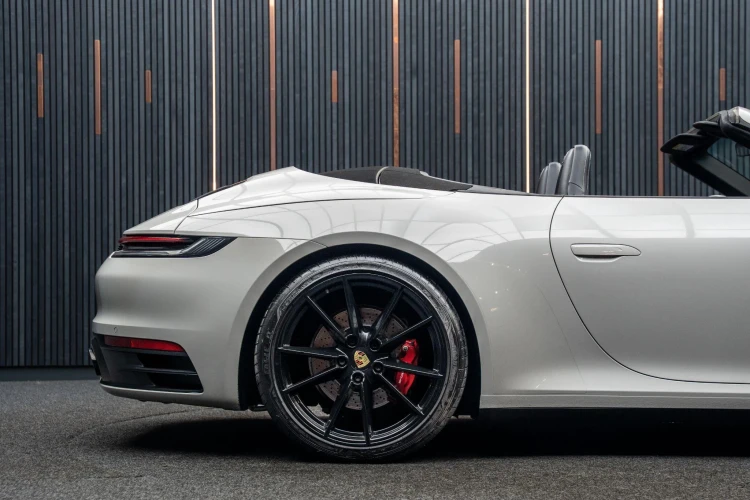 Vehicle Image 21