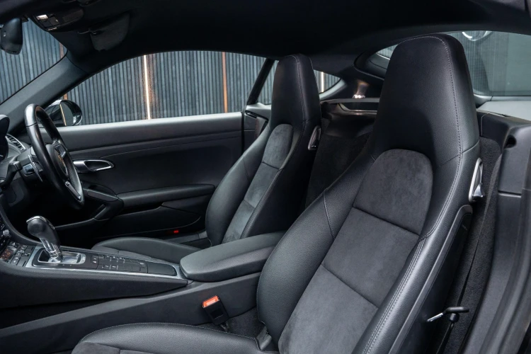 Vehicle Image 38