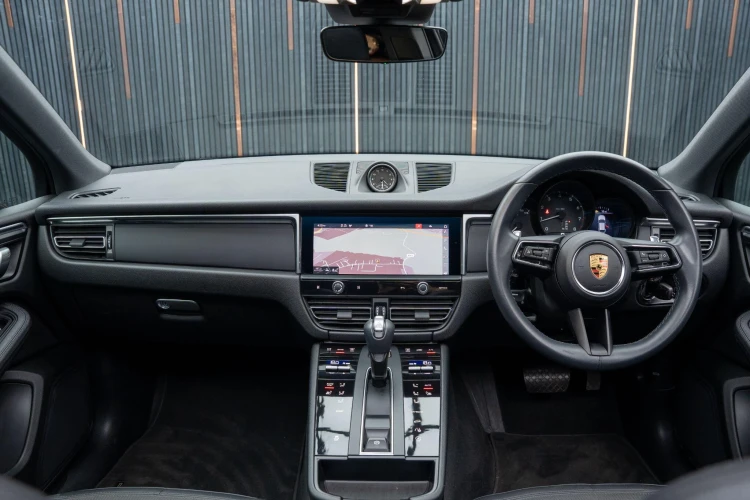Vehicle Image 35
