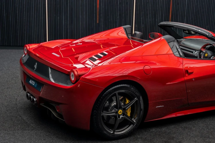 Vehicle Image 25