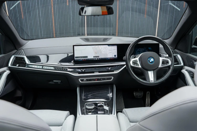 Vehicle Image 12
