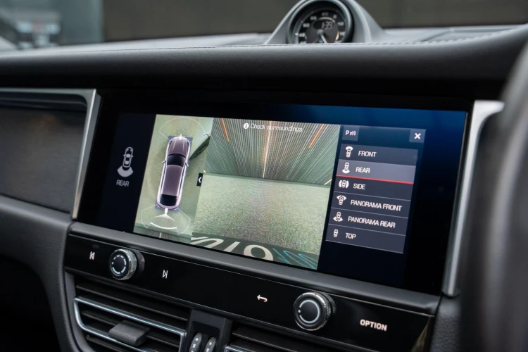 Vehicle Image 8