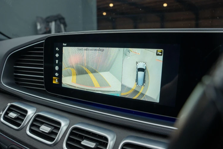 Vehicle Image 8