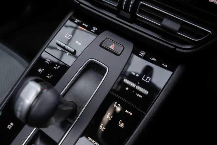 Vehicle Image 30