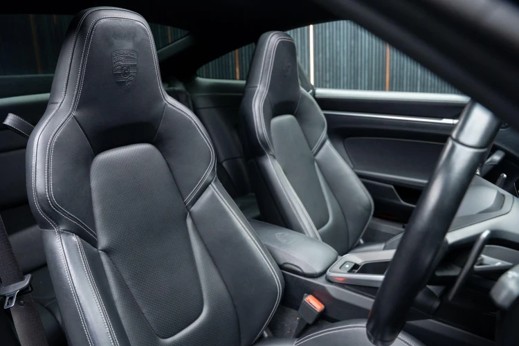 Vehicle Image 12