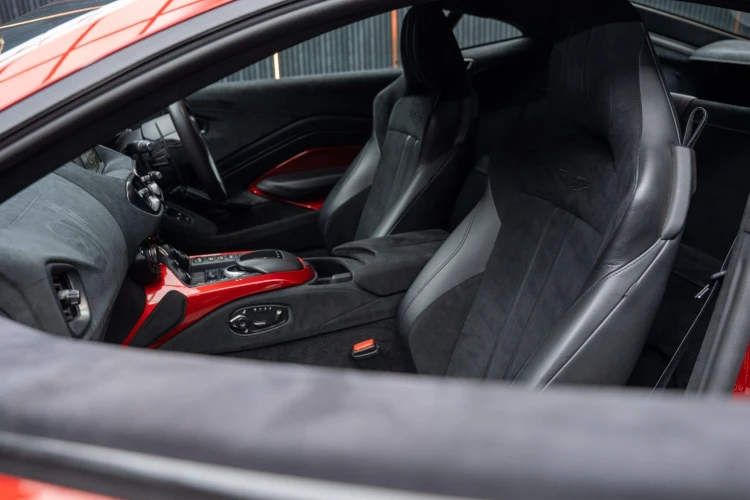 Vehicle Image 6