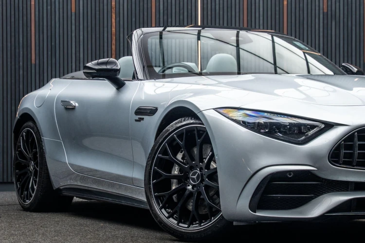Vehicle Image 9