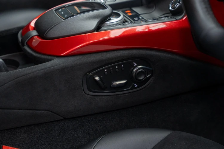 Vehicle Image 30