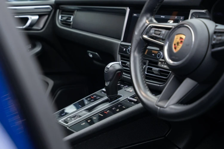 Vehicle Image 35