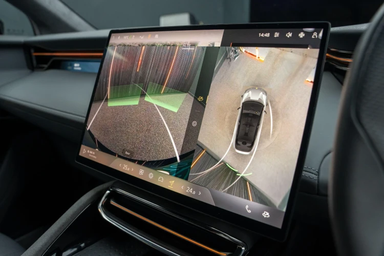 Vehicle Image 8
