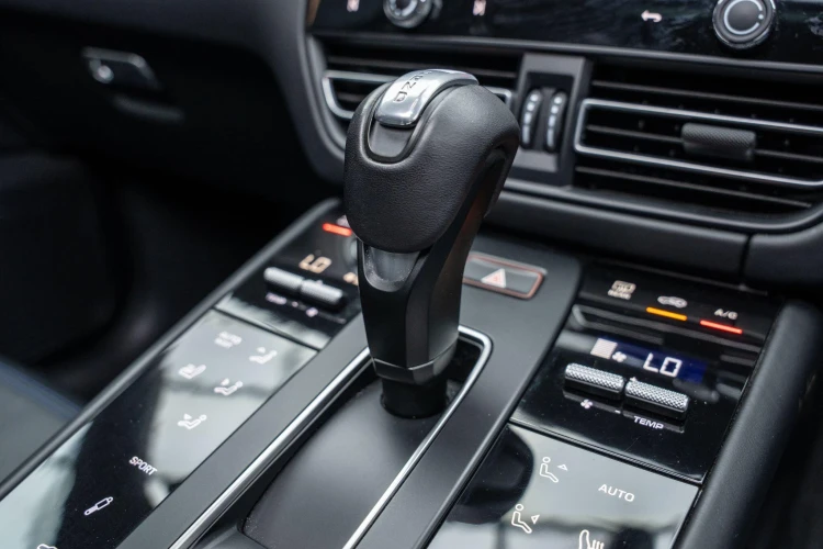 Vehicle Image 35