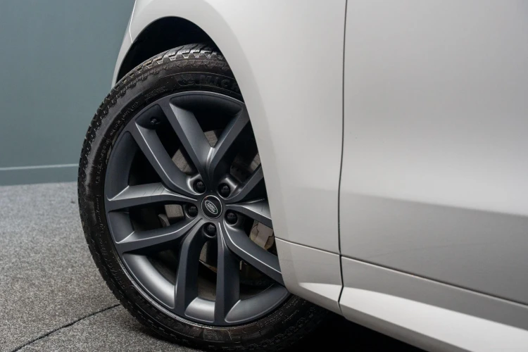Vehicle Image 13