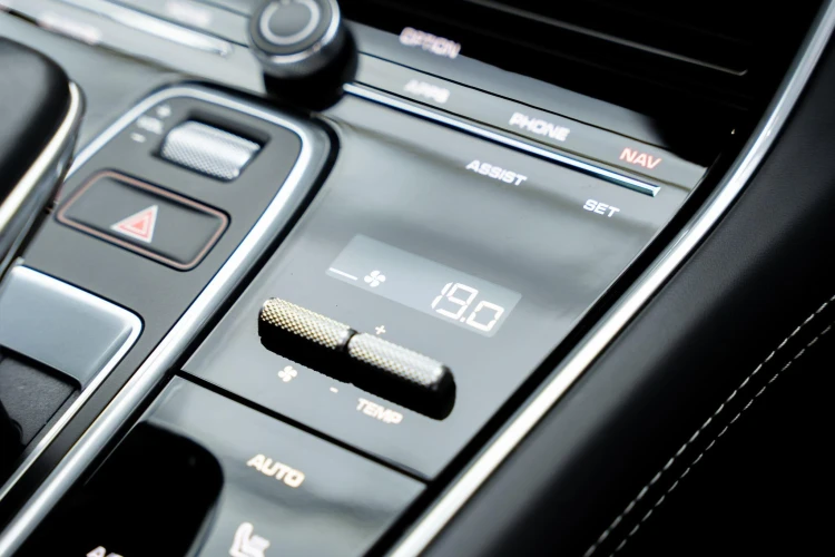 Vehicle Image 30