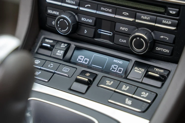 Vehicle Image 16