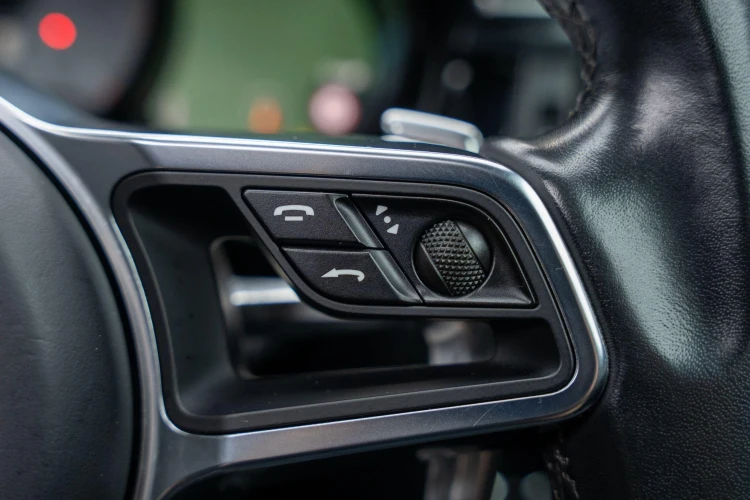 Vehicle Image 35