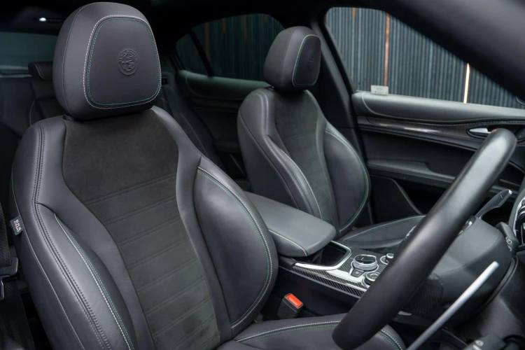 Vehicle Image 12