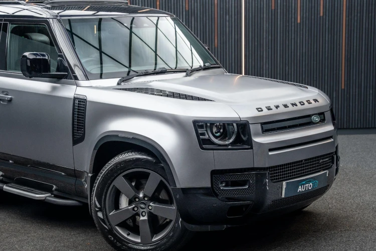 Vehicle Image 9