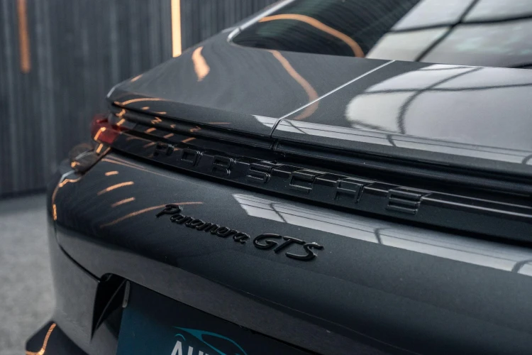 Vehicle Image 23