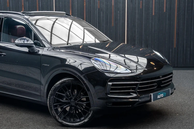 Vehicle Image 9