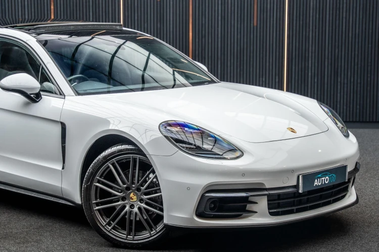 Vehicle Image 9