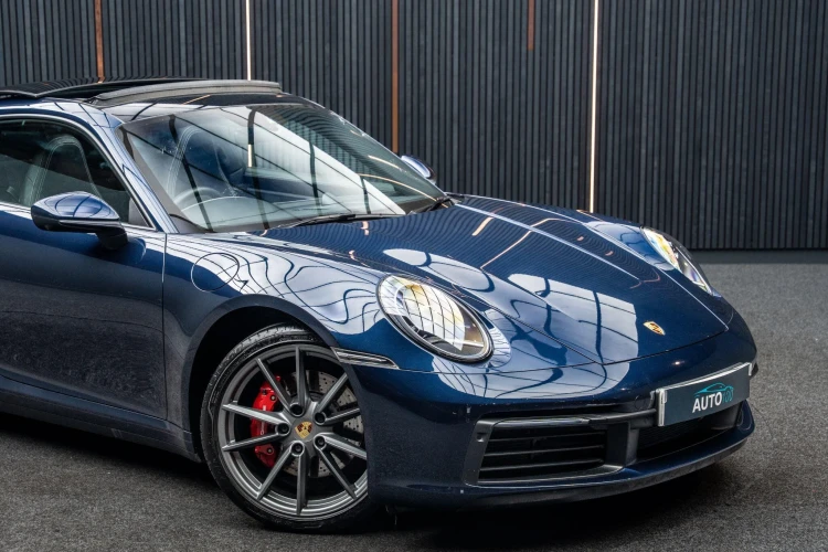 Vehicle Image 9
