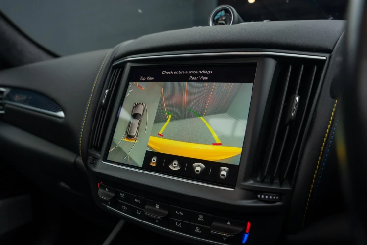 Vehicle Image 8