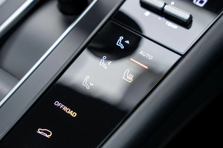 Vehicle Image 22