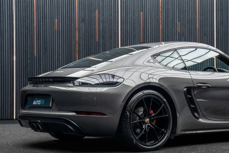 Vehicle Image 21