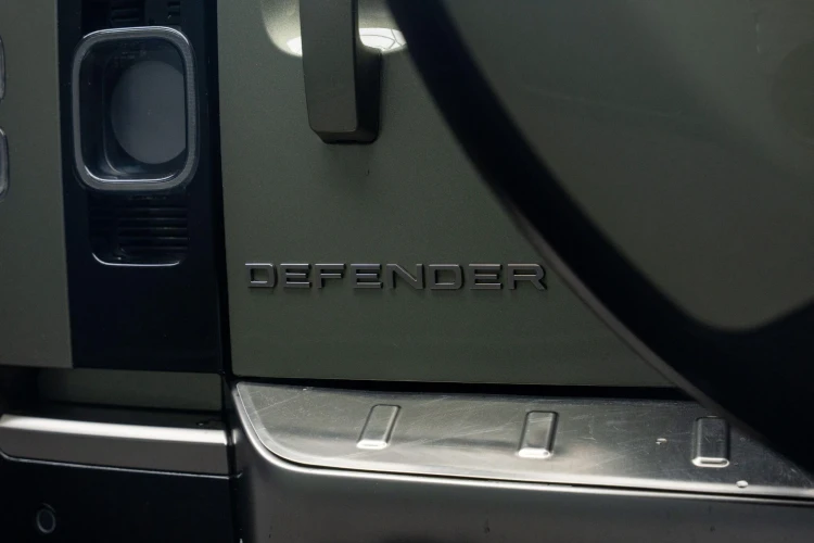 Vehicle Image 25