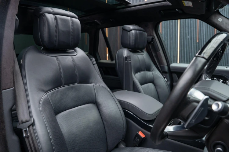 Vehicle Image 12