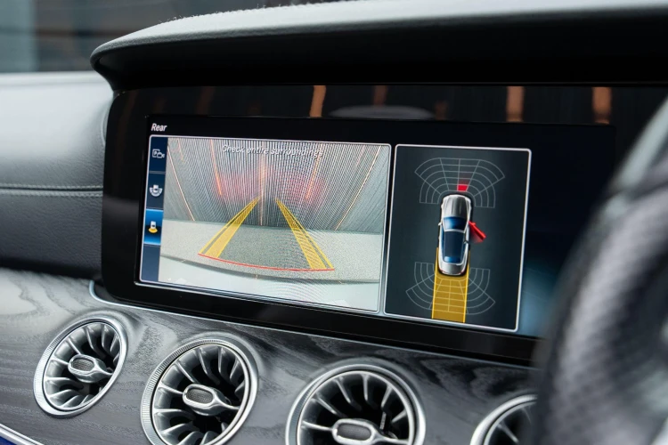 Vehicle Image 8