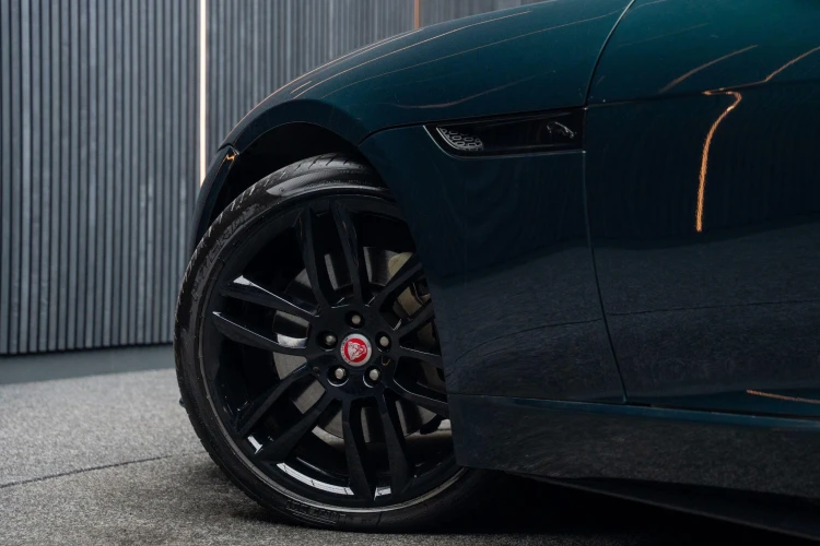 Vehicle Image 15