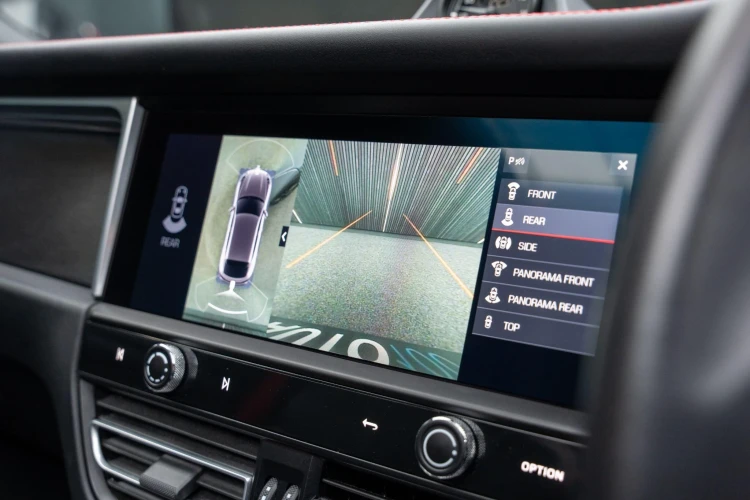 Vehicle Image 6