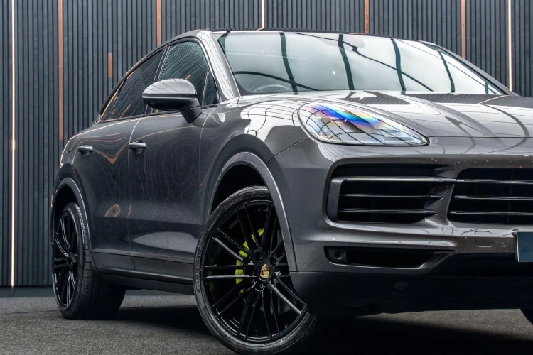 Vehicle Image 9