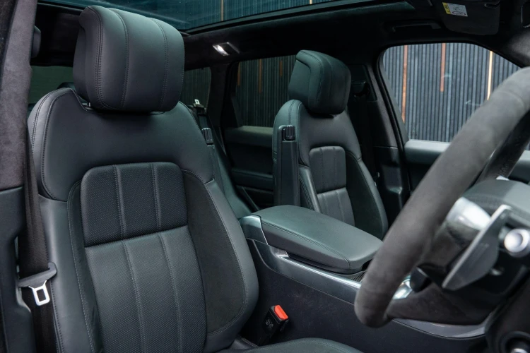 Vehicle Image 12