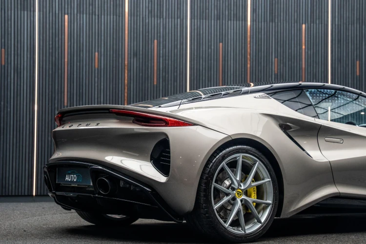 Vehicle Image 21