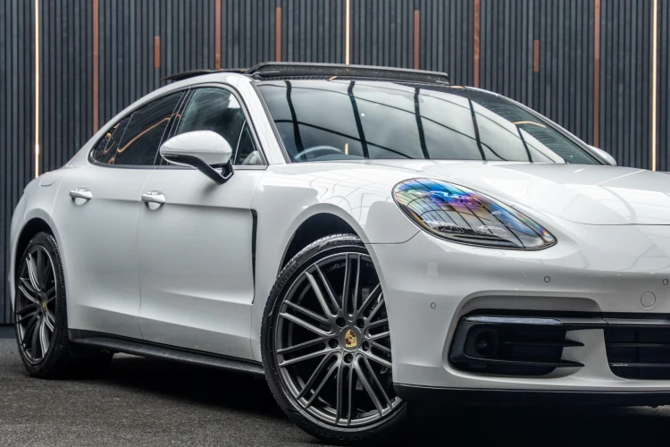 Vehicle Image 7
