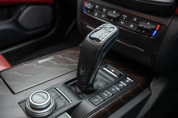 Vehicle Image 30