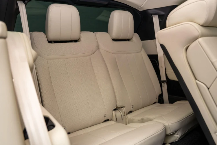 Vehicle Image 16