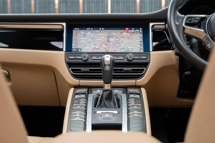 Vehicle Image 36