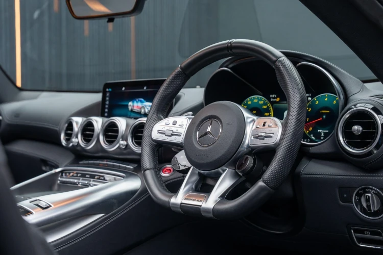 Vehicle Image 4