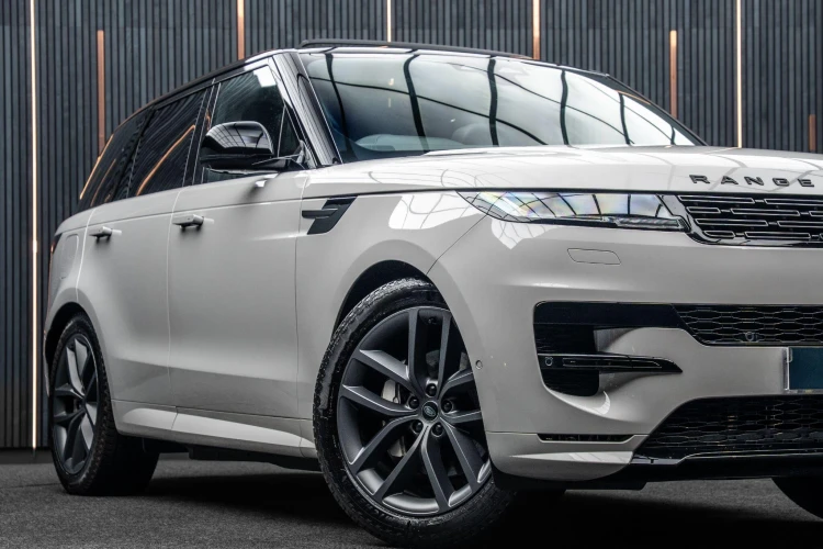 Vehicle Image 7